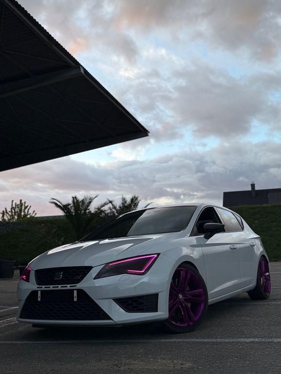 Weiß Gebraucht 2014 Cupra Leon Limousine | 16.499 € (Fairer Preis) - Bild 1/4