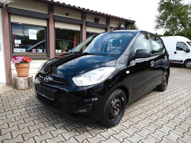 Schwarz Gebraucht 2012 Hyundai i10 Edition Kleinwagen | 4.998 € (Etwas zu teuer) - Bild 1/4