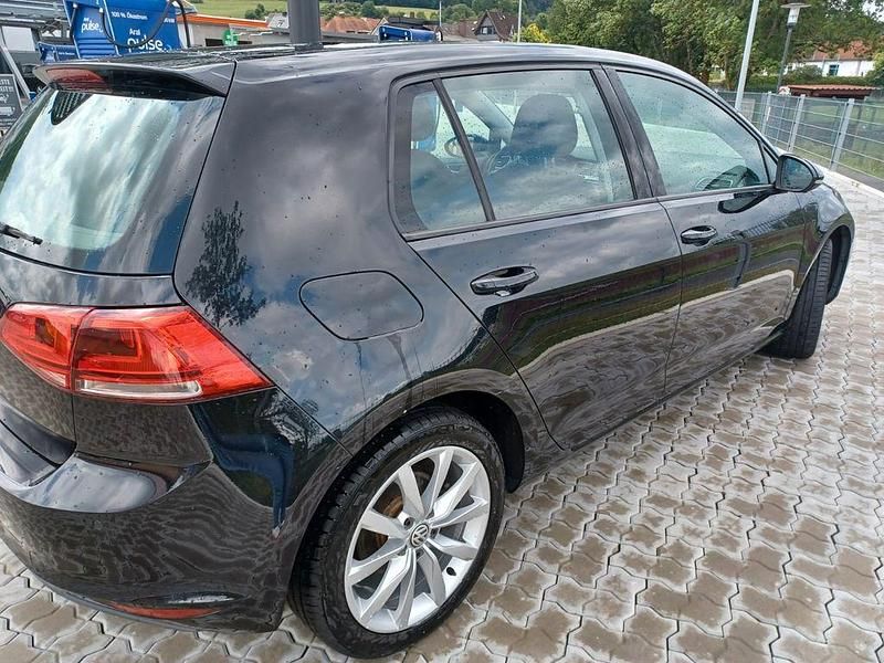 Gebraucht VW Golf VII Highline 122 PS (89 kW) 2013 Schwarz Limousine