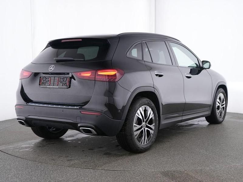 Gebraucht Mercedes GLA220 Progressive 190 PS (139 kW) 2025 Schwarz SUV