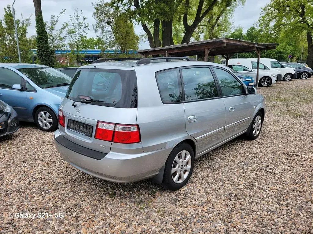 Gebraucht Kia Carens EX 126 PS (92 kW) 2003 Silber Van / Kleinbus