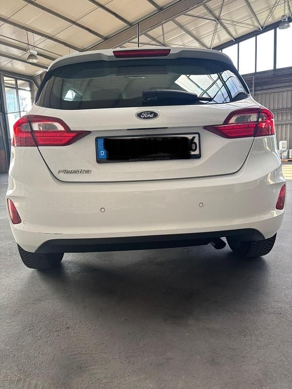 Gebraucht Ford Fiesta 83 PS (61 kW) 2019 Weiß Kleinwagen