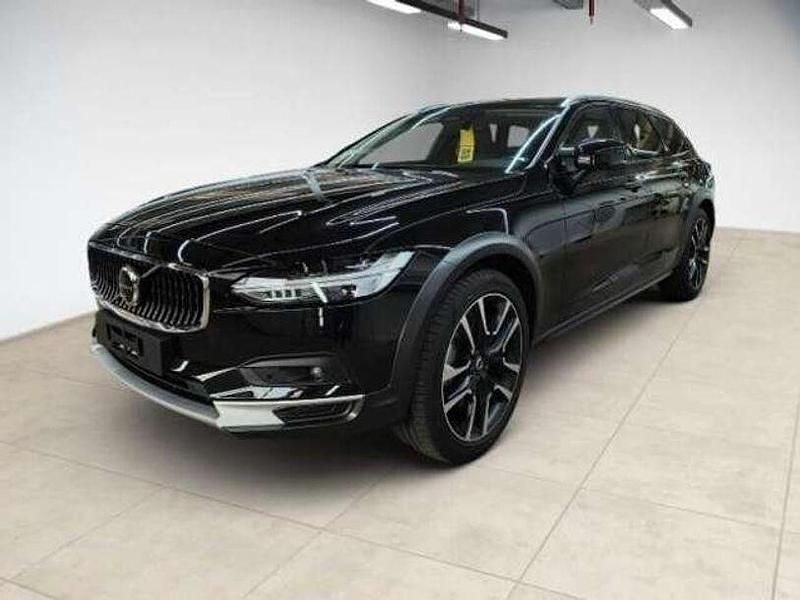 Onyx black (metallic) Gebraucht 2023 Volvo V90 CC Plus Kombi | 44.450 € (Fairer Preis) - Bild 1/3