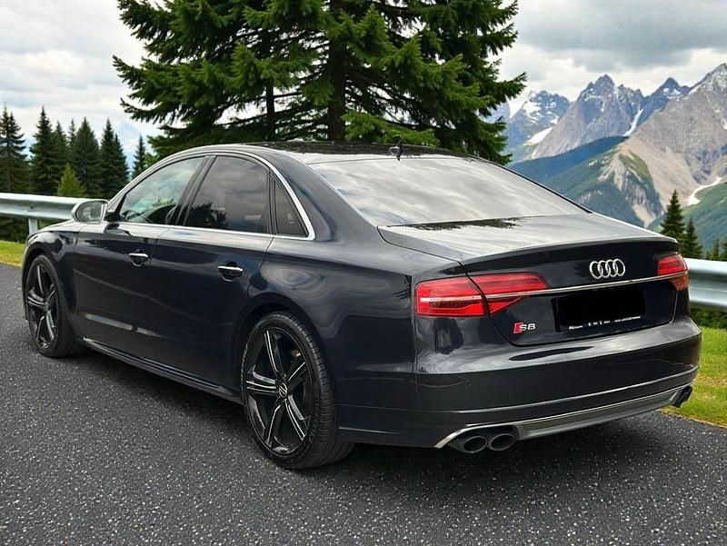 Gebraucht Audi S8 Sport 519 PS (381 kW) 2015 Blau Limousine