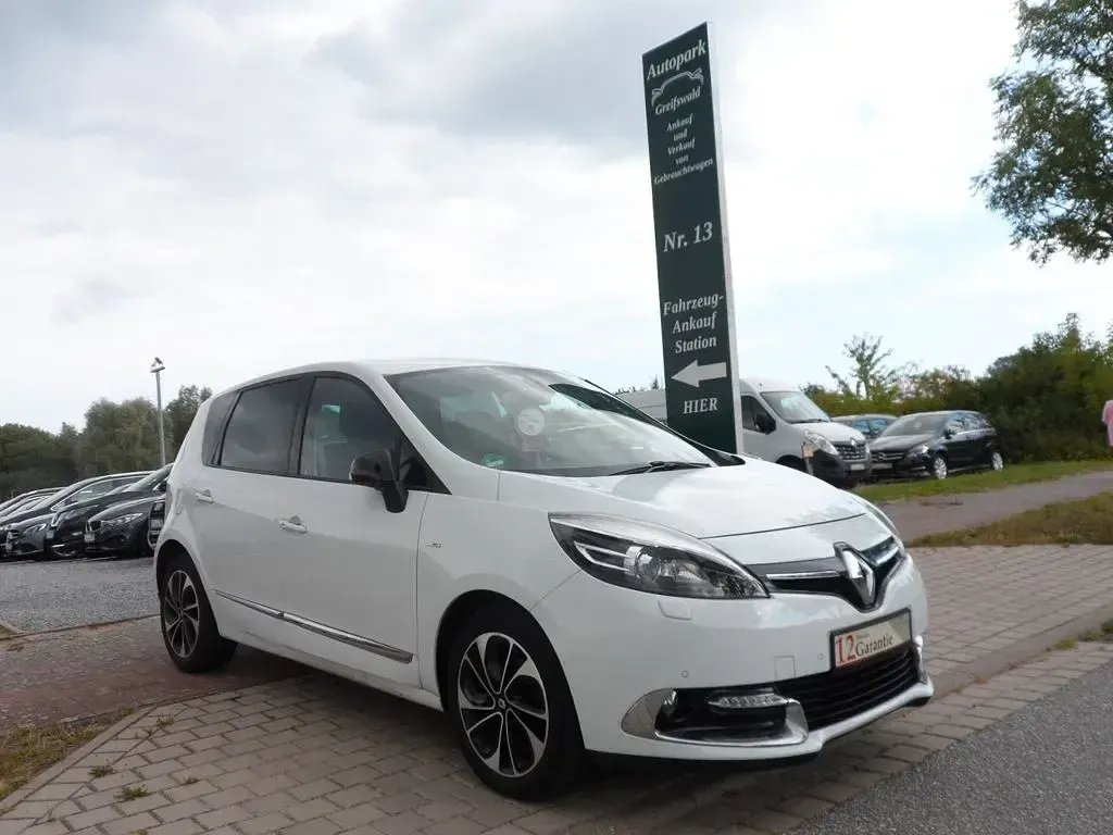 Gebraucht Renault Scenic E-Tech Bose Edition 131 PS (96 kW) 2015 Weiß Limousine