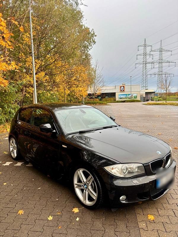 Schwarz Gebraucht 2010 BMW 123 M Sport Kleinwagen | 7.900 € (Etwas zu teuer) - Bild 1/4