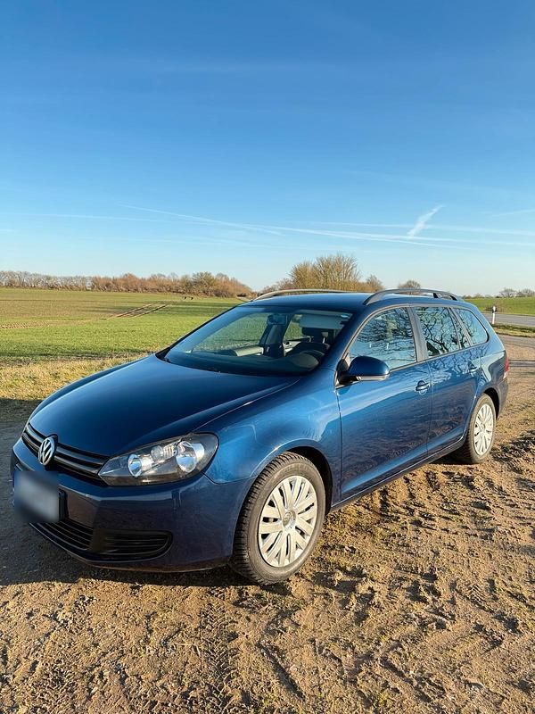 Gebraucht VW Golf VI 105 PS (77 kW) 2011 Blau Kleinwagen
