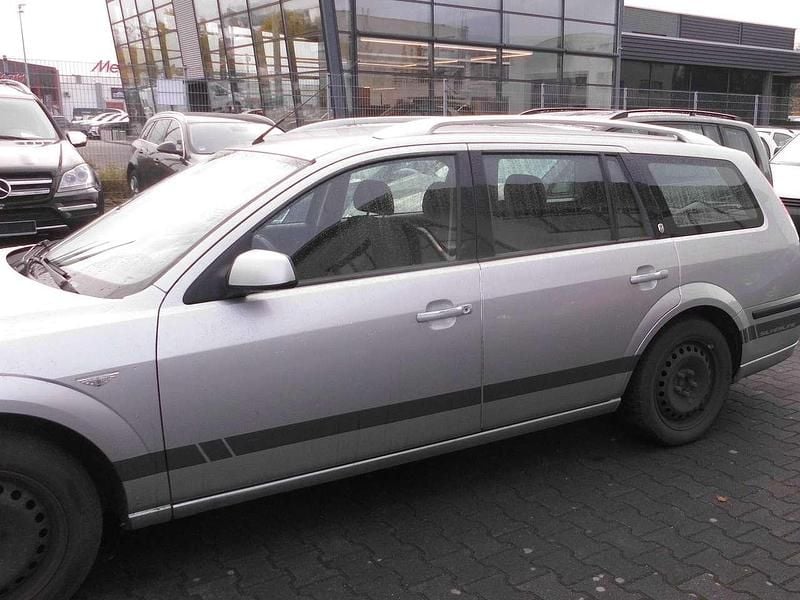 Gebraucht Ford Mondeo Titanium 145 PS (106 kW) 2007 Silber Kombi
