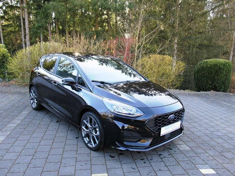 Agateblack Gebraucht 2023 Ford Fiesta ST-Line Kleinwagen | 19.400 € (Fairer Preis) - Bild 1/4
