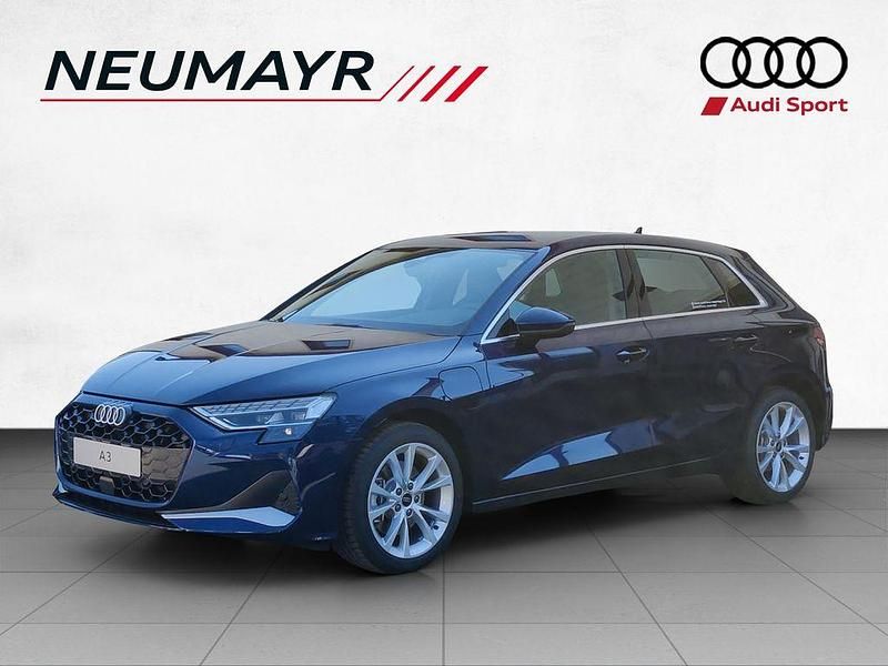 Navarrablau metallic Gebraucht 2025 Audi A3 Sportback e-tron Advanced Kleinwagen | 42.940 € - Bild 1/4