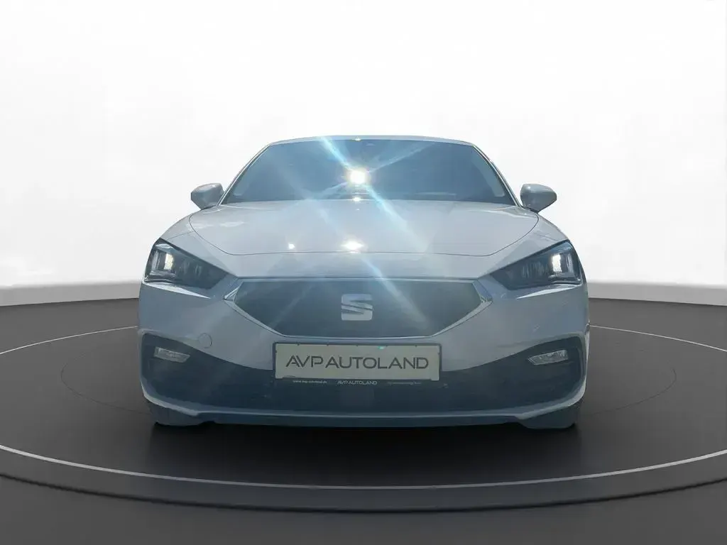 Neu Seat Leon 150 PS (110 kW) 2026 Weiß Limousine