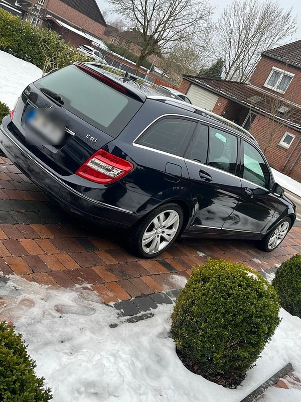 Gebraucht Mercedes C250 204 PS (150 kW) 2011 Blau Kombi