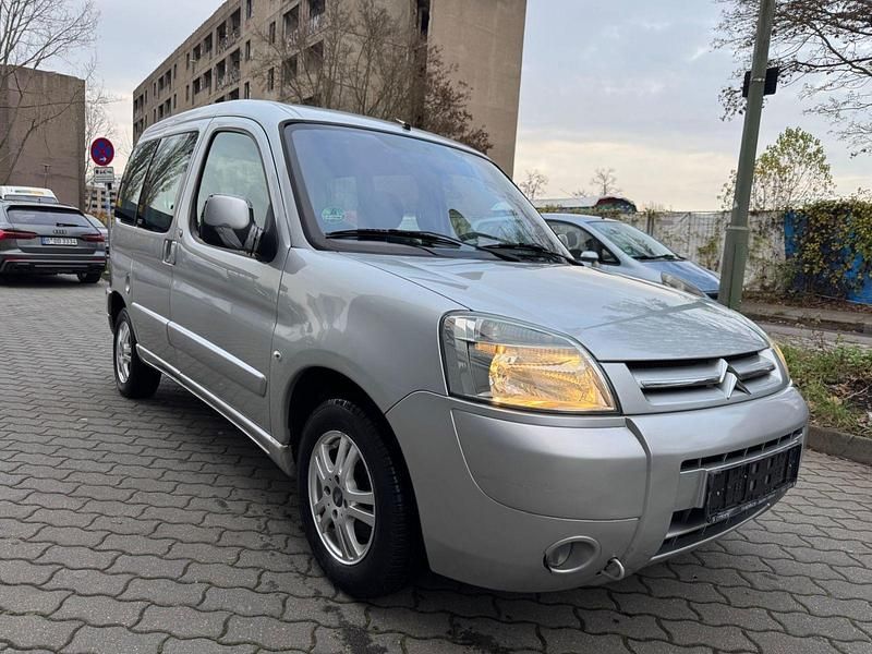 Grau Gebraucht 2006 Citroën Berlingo Van / Kleinbus | 3.799 € (Fairer Preis) - Bild 1/4