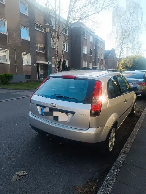 Brugt Ford Fiesta 80 HK (58 kW) 2003 Grå Hatchback