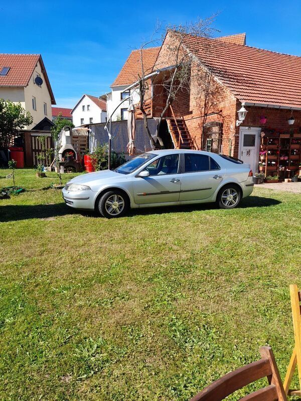 Silber Gebraucht 2001 Renault Laguna II Privilege Limousine | 2.450 € - Bild 1/4
