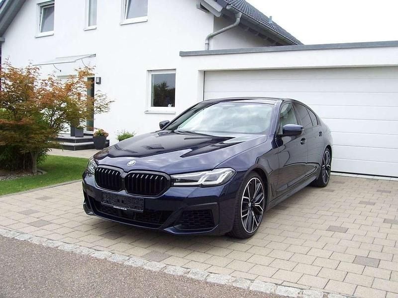 Gebraucht BMW 550 530 PS (389 kW) 2022 Bmw individual tansanitblau Limousine
