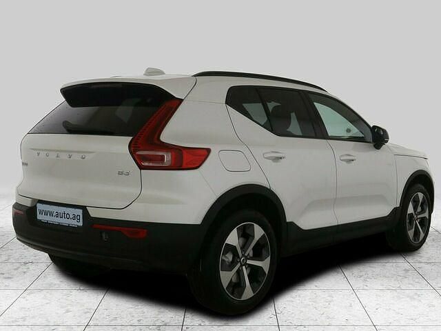 Gebraucht Volvo XC40 Plus 163 PS (119 kW) 2024 Crystal white pearl SUV