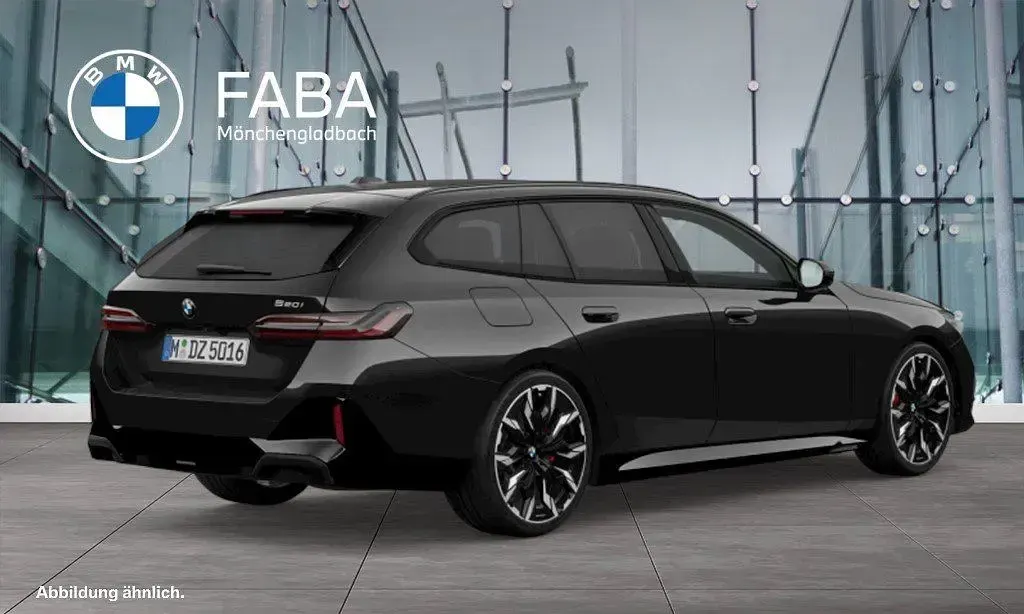 Gebraucht BMW 520 M Sport 190 PS (139 kW) 2025 Schwarz Kombi