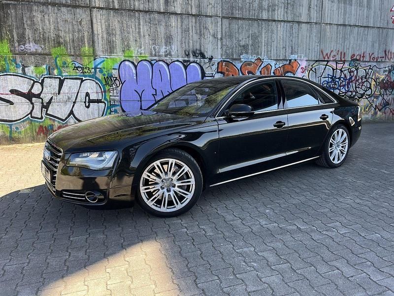 Schwarz Gebraucht 2011 Audi A8 Ambiente Limousine | 20.000 € (Etwas zu teuer) - Bild 1/4