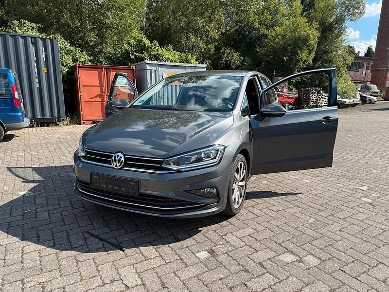 Grau Gebraucht 2019 VW Golf VII Highline Kleinwagen | 15.999 € (Guter Preis) - Bild 1/4