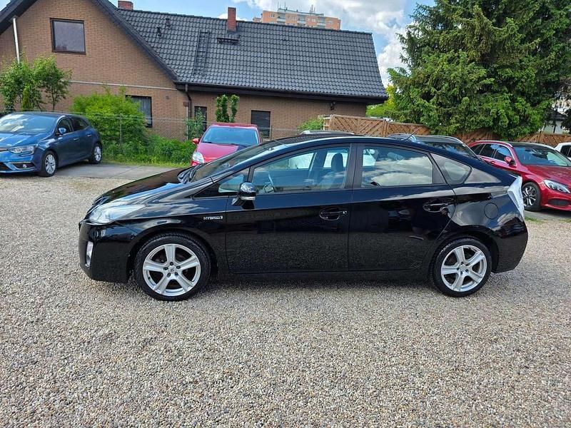 Gebraucht Toyota Prius 136 PS (100 kW) 2011 Schwarz Kleinwagen