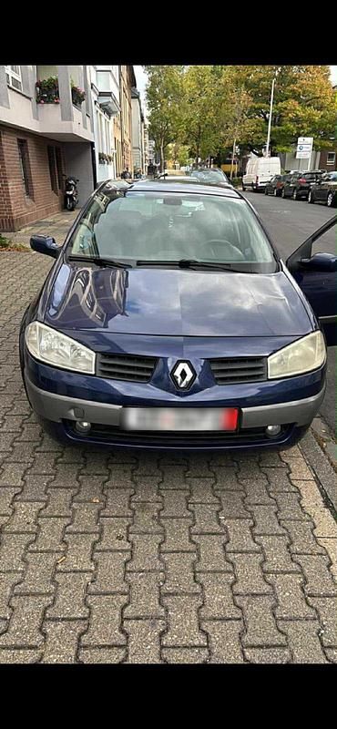 Blau Gebraucht 2005 Renault Mégane II Kleinwagen | 1.000 € - Bild 1/4
