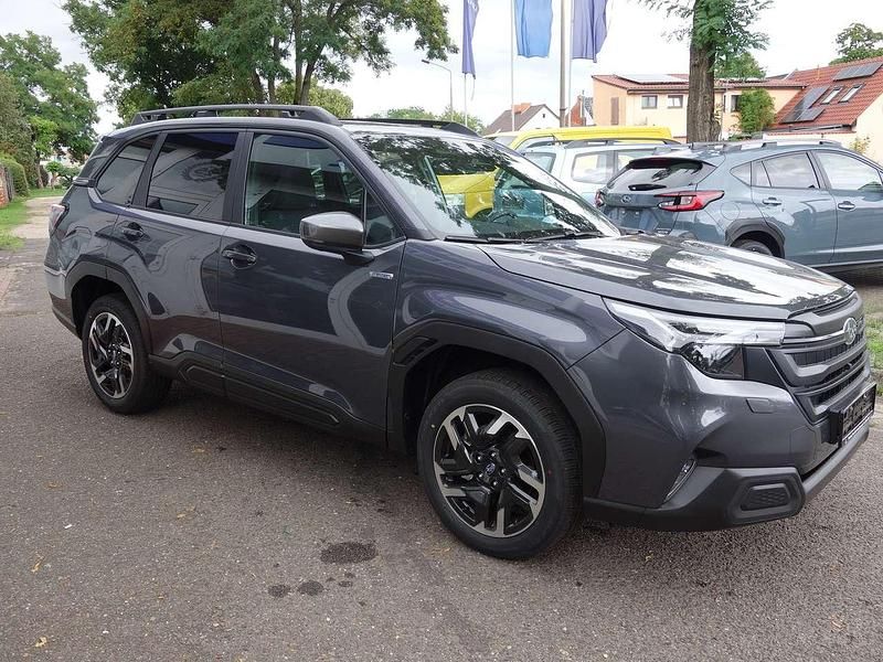 Neu Subaru Forester Exclusive+ 136 PS (100 kW) 2026 Magnetite gray metallic SUV