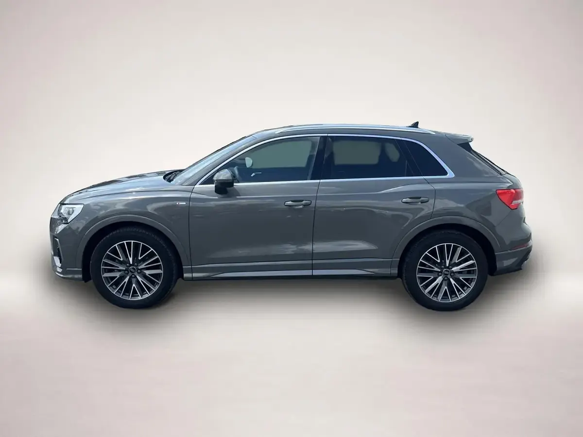 Gebraucht Audi Q3 S-Line 150 PS (110 kW) 2023 Manufacturer SUV