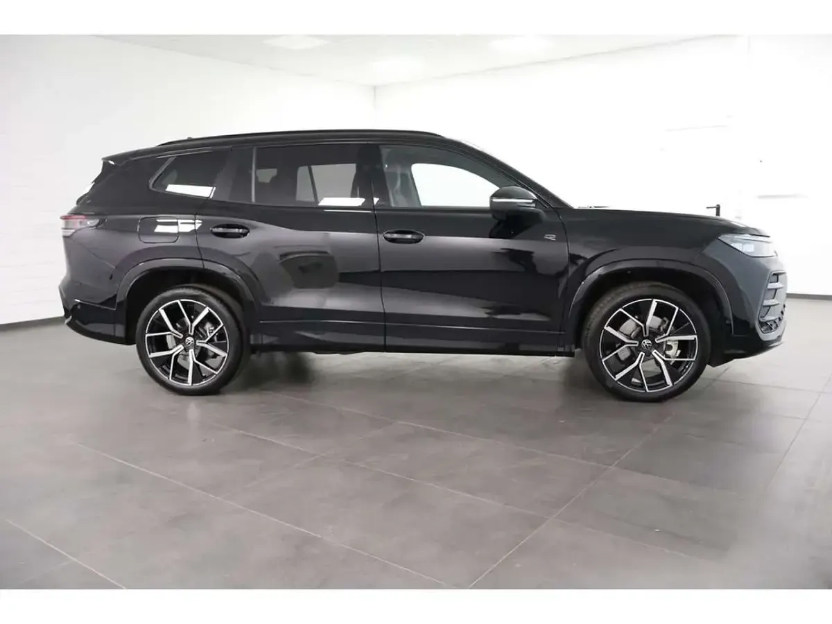 Gebraucht VW Tayron Style 193 PS (141 kW) 2025 Grenadillschwarz SUV