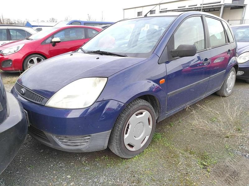 Gebraucht Ford Fiesta 60 PS (44 kW) 2002 Frostweiß Kleinwagen
