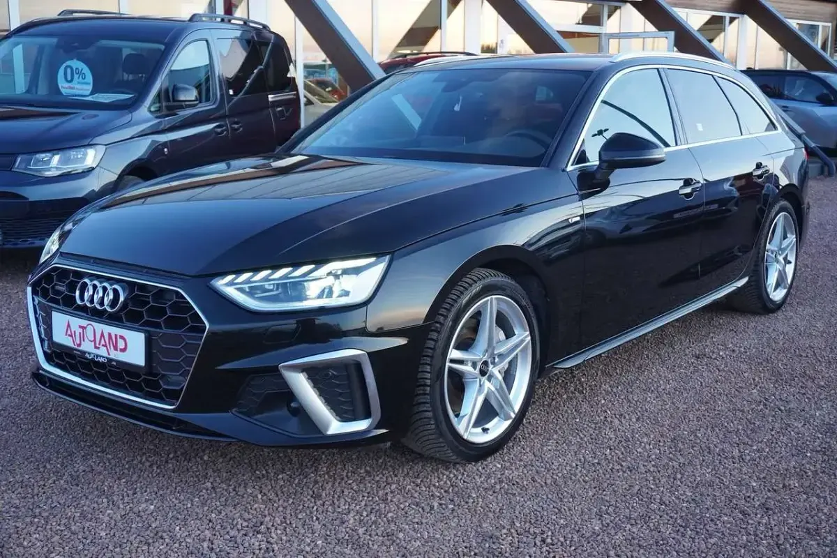 Gebraucht Audi A4 Ambiente 204 PS (150 kW) 2024 Schwarz Kombi