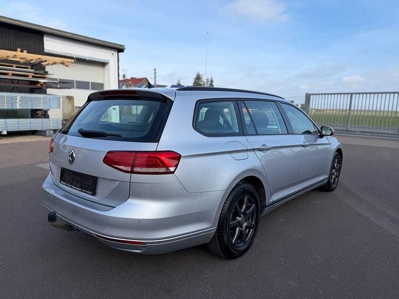 Gebraucht VW Passat Trendline 150 PS (110 kW) 2019 Silber Kombi