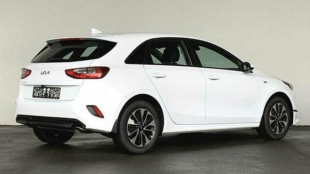 Gebraucht Kia Ceed 140 PS (102 kW) 2024 Weiss / carraraweiss Kleinwagen