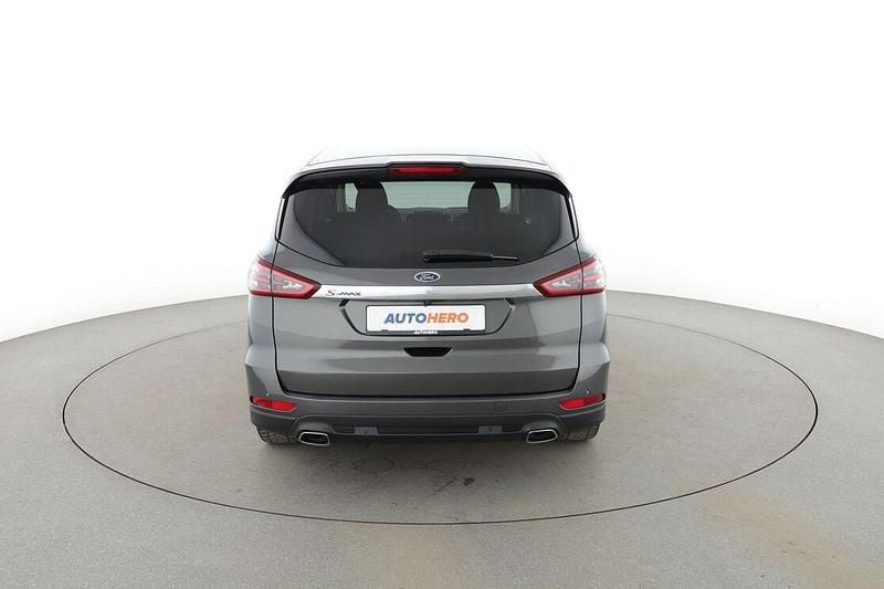 Second-hand Ford S-MAX Titanium 180 CP (132 kW) 2017 Gri Monovolum