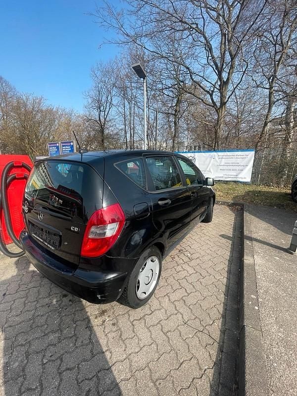 Gebraucht Mercedes A180 109 PS (80 kW) 2011 Schwarz Limousine