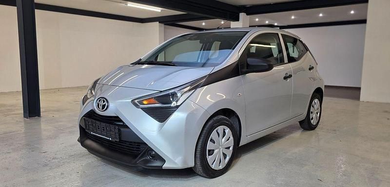 Gebraucht Toyota Aygo 72 PS (52 kW) 2019 Silber Kleinwagen