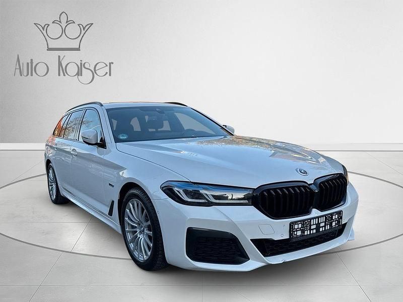 Gebraucht BMW 530e M Sport 184 PS (135 kW) 2023 Weiß Kombi