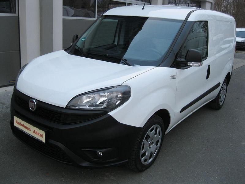 Weiß Gebraucht 2021 Fiat Doblò Van / Kleinbus | 7.300 € (Superpreis) - Bild 1/4