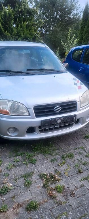 Silber Gebraucht 2003 Suzuki Ignis Club Kleinwagen | 650 € (Guter Preis) - Bild 1/4