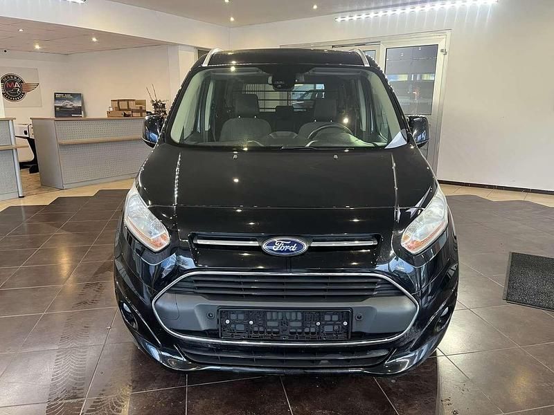 Gebraucht Ford Tourneo Connect Titanium 116 PS (85 kW) 2015 Pantherschwarz metallic Van / Kleinbus
