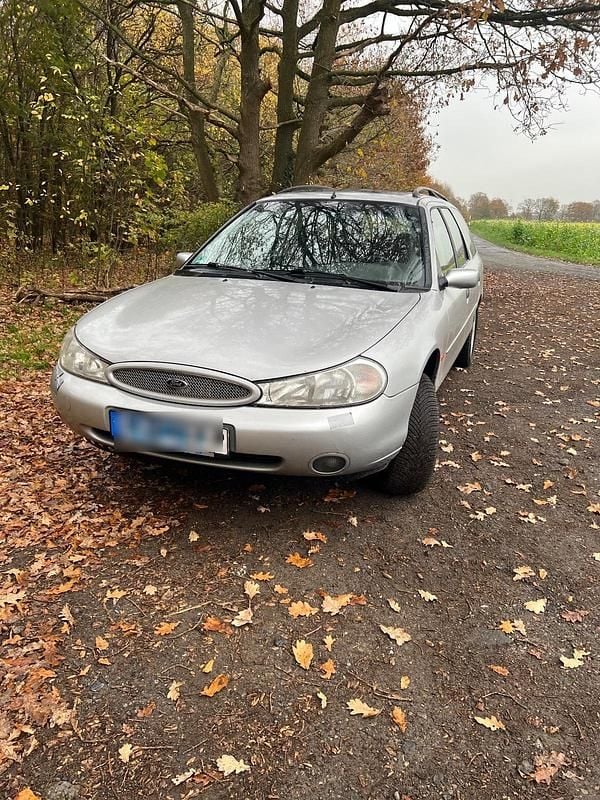 Silber Gebraucht 1999 Ford Mondeo Kombi | 799 € - Bild 1/4