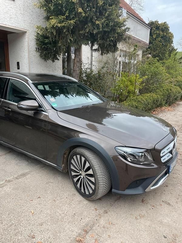 Gebraucht Mercedes E220 All-Terrain 194 PS (142 kW) 2017 Braun Kombi