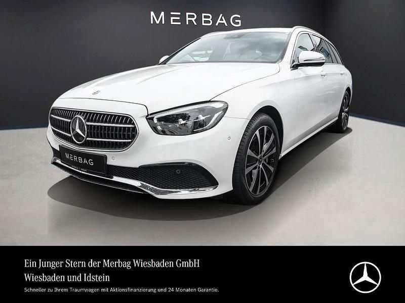 Polarweiß Gebraucht 2023 Mercedes E300 Avantgarde Kombi | 38.790 € (Fairer Preis) - Bild 1/4