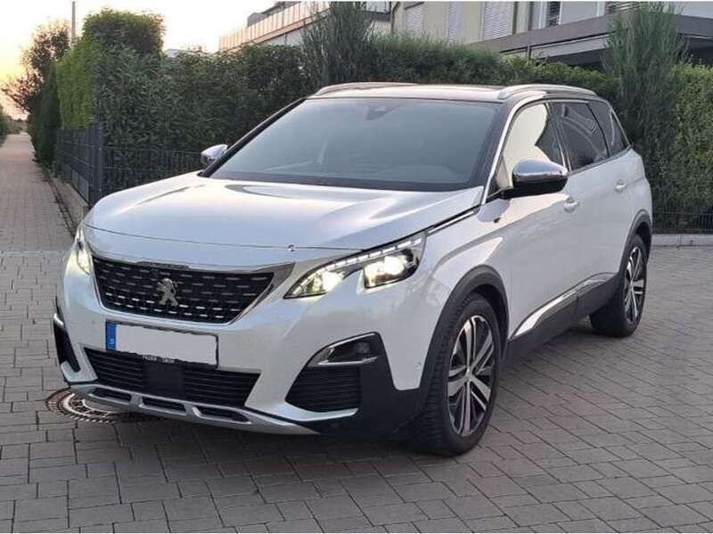 Weiß Gebraucht 2018 Peugeot 5008 GT Van / Kleinbus | 24.800 € (Etwas zu teuer) - Bild 1/4
