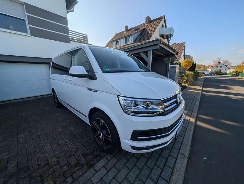 Second-hand VW Multivan Generation Six 204 CP (150 kW) 2017 Alb Monovolum