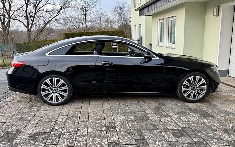 Gebraucht Mercedes E200 184 PS (135 kW) 2018 Schwarz Coupé