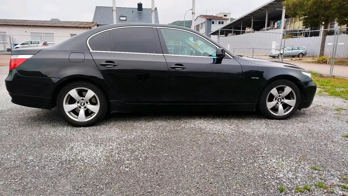 Gebraucht BMW 525 177 PS (130 kW) 2005 Schwarz Limousine