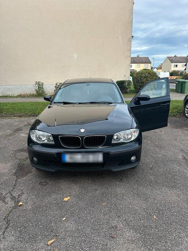 Gebraucht BMW 116 116 PS (85 kW) 2004 Schwarz Kleinwagen