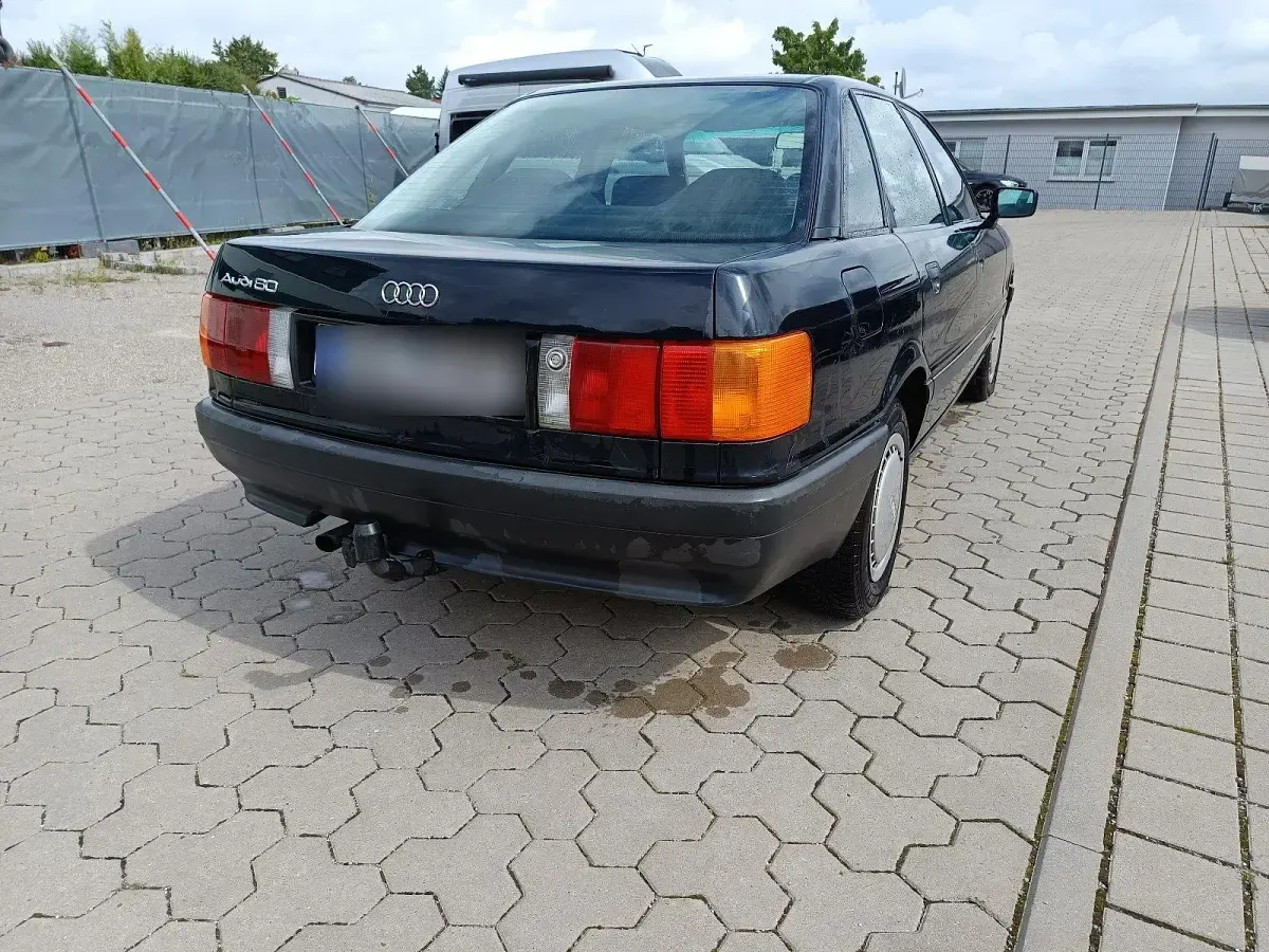 Gebraucht Audi 80 70 PS (51 kW) 1991 Schwarz Limousine