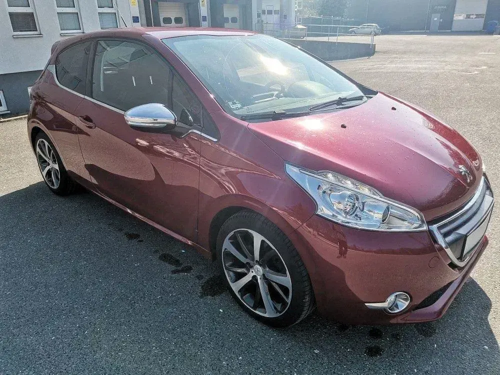 Gebraucht Peugeot 208 Allure 156 PS (114 kW) 2012 Rot Kleinwagen
